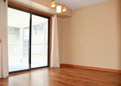 Dining Room 727