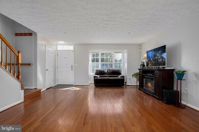 10426 Vista Gardens Dr, Bowie, MD 20720 - photo 4