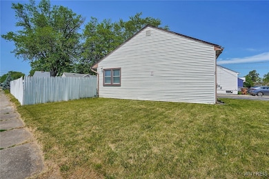 22 Idlebrook Dr, Buffalo, NY 14225 - photo 3