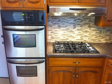 865 7th St, Whitehall, PA 18052 - photo 4