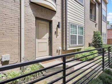 5814 Bryan Pkwy unit 20, Dallas, TX 75206 - photo 2