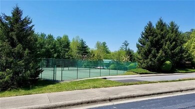 25 Gray Wolf Ln, Hendersonville, NC 28792 - photo 2