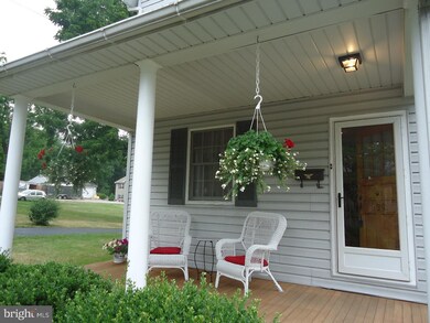 539 Heckel Ave, Spring City, PA 19475 - photo 2