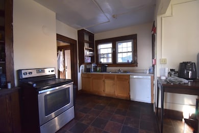 678 Spruce St, Morgantown, WV 26505 - photo 2