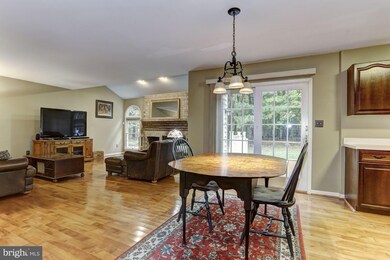 870 Laval Dr, Sykesville, MD 21784 - photo 7