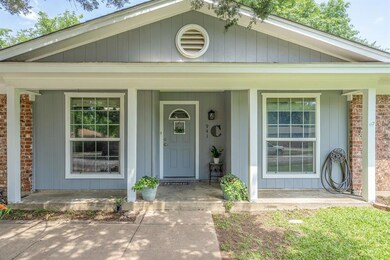 941 Chattanooga Dr, Bedford, TX 76022 - photo 4