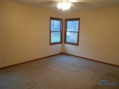 1ST FLOOR MASTER BEDROOM