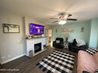 7912 Smyrna Pkwy, Louisville, KY 40228 - photo 6