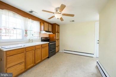 735 Willow St, Lansdale, PA 19446 - photo 5