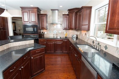 118 Bunker Hill Drive Kitchen