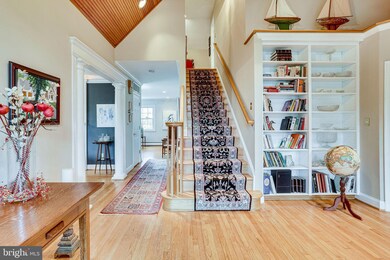 7905 Deepwell Dr, Bethesda, MD 20817 - photo 3