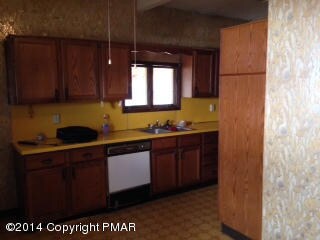 236 Main St, Moosic, PA 18507 - photo 4