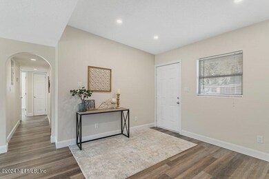 2907 Parr Ct E, Jacksonville, FL 32216 - photo 5