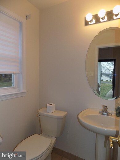 43 Griffith Miles Cir, Warminster, PA 18974 - photo 7