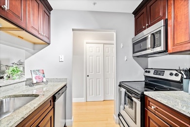 90 Eastern Ave unit 203, Manchester, NH 03104 - photo 7