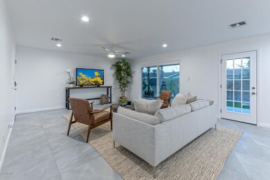 8203 E Turney Ave Scottsdale-large-005-0
