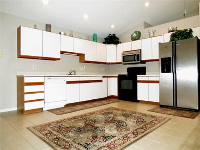 6023 E Pioneer Place, Columbus, IN 47203 - photo 5