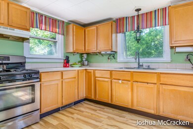 512 Foreman St SE, Lowell, MI 49331 - photo 6