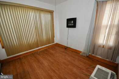 815 Chestnut St, Paulsboro, NJ 08066 - photo 5