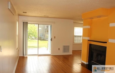 49 Tanglewood Ct unit 9501, Monmouth Junction, NJ 08852 - photo 3