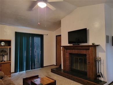 36 E Grant St, Latrobe, PA 15650 - photo 5