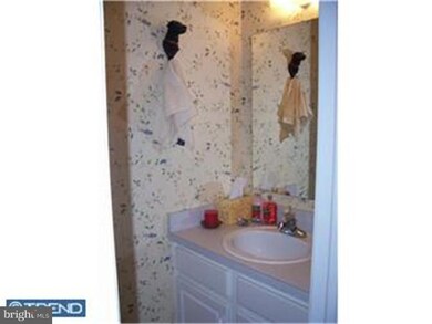 115 Runnymede Ct, Harleysville, PA 19438 - photo 5