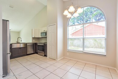 020-photo-dining-room-11996782