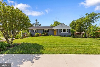 5847 Glen Forest Dr, Falls Church, VA 22041 - photo 3