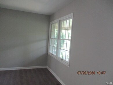 2005 Clarendon Dr, Easton, PA 18040 - photo 4