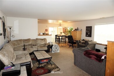 912 Daffodil Ave NE, Orting, WA 98360 - photo 3