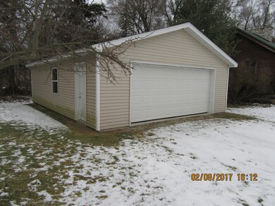 730 Godfrey St, Lowell, MI 49331 - photo 3