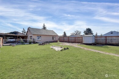 304 Calistoga St W, Orting, WA 98360 - photo 6