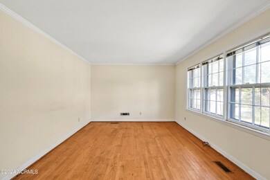 1013GlenleaDriveInterior-1