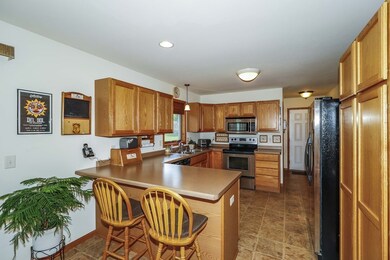 826 Ashworth Dr, Oregon, WI 53575 - photo 7