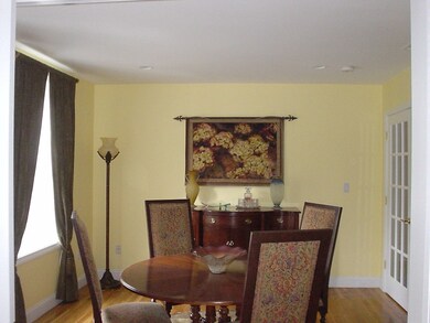8 Verndale St unit 2, Brookline, MA 02446 - photo 3