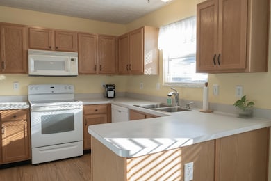 844 Spivey Ln, Galloway, OH 43119 - photo 6