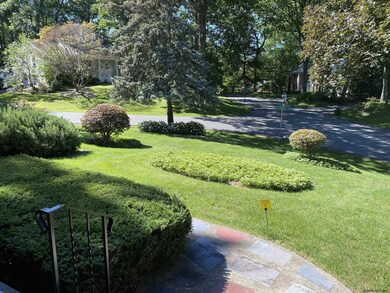 39 Folmsbee Dr, Albany, NY 12204 - photo 5