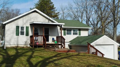 520 W Holmes Rd, Lansing, MI 48910 - photo 2