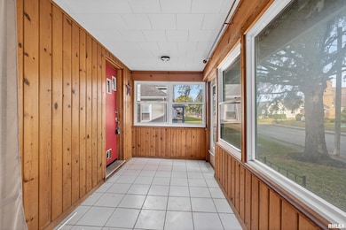 1525 W High St, Davenport, IA 52804 - photo 3