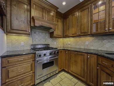 91 Cutler St unit 2/2nd flr, Clifton, NJ 07011 - photo 6