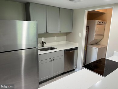 9689 Hagel Cir unit 38/C, Lorton, VA 22079 - photo 2