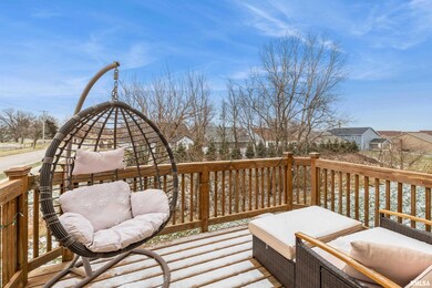 701 Cox Ct, Le Claire, IA 52753 - photo 3