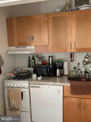 300a E University Pkwy unit B6, Baltimore, MD 21218 - photo 7