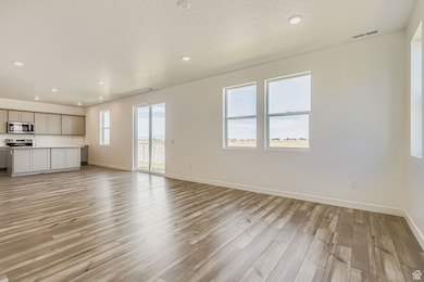 808 W 1710 N, Salem, UT 84653 - photo 3