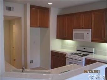 33529 Emerson Way unit B, Temecula, CA 92592 - photo 3