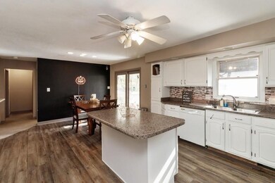 4149 Knob Hill Dr, Des Moines, IA 50317 - photo 7