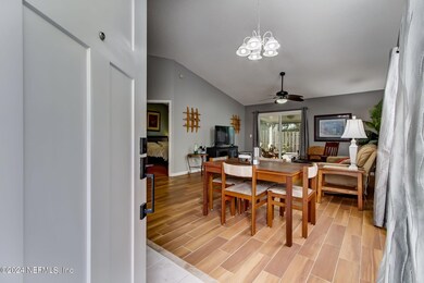 6-web-or-mls-LR_2337_1st_Ave_Unit_B_AA-6