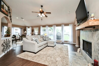 8134 Gray Jay Dr, Houston, TX 77040 - photo 4