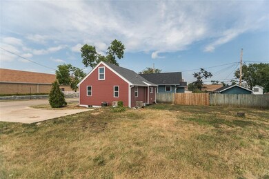 103 15th St NW, Cedar Rapids, IA 52405 - photo 5