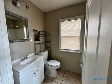 2807 Oak Grove Place, Toledo, OH 43613 - photo 6